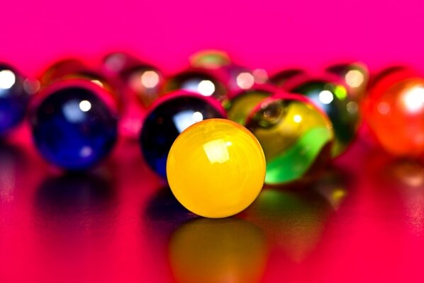 Фотообои Разноцветные стеклянные шарики